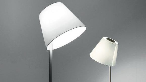 아르떼미데 멜람포 플로어 램프(Melampo Floor lamp) : 프랑스 디자이너가 만든 이탈리아 회사의 조명 커버 이미지